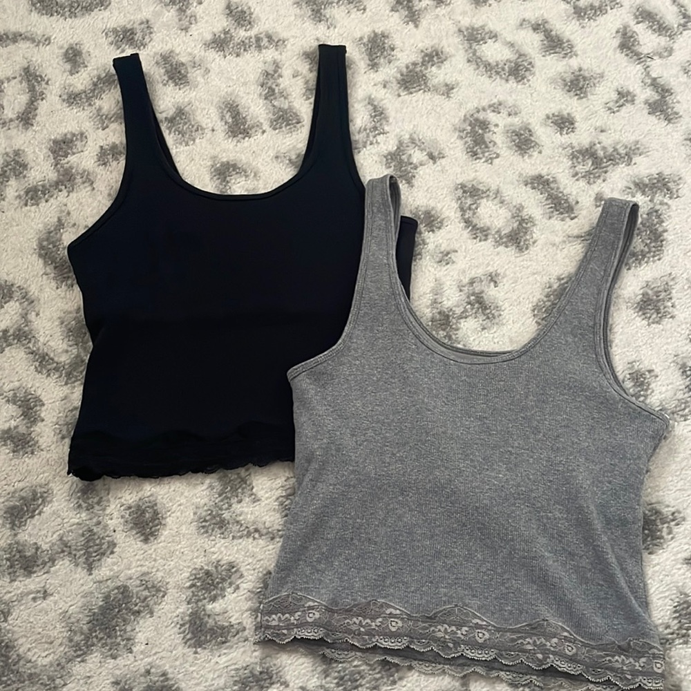 2 Hollister Lace Trim Cropped Camis